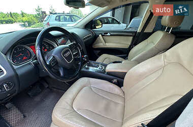 Позашляховик / Кросовер Audi Q7 2010 в 