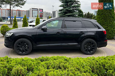 Позашляховик / Кросовер Audi Q7 2018 в 