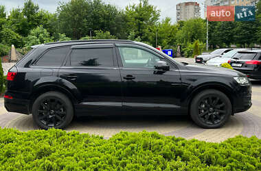 Позашляховик / Кросовер Audi Q7 2018 в 