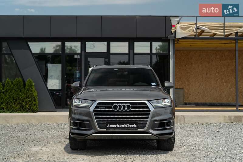 Внедорожник / Кроссовер Audi Q7 2017 в Черновцах