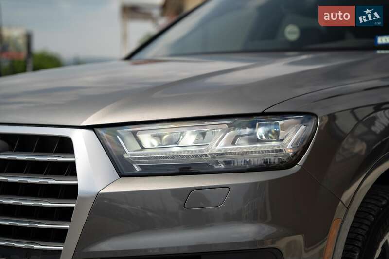Внедорожник / Кроссовер Audi Q7 2017 в Черновцах