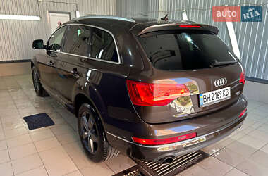 Внедорожник / Кроссовер Audi Q7 2014 в 
