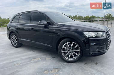 Внедорожник / Кроссовер Audi Q7 2019 в 