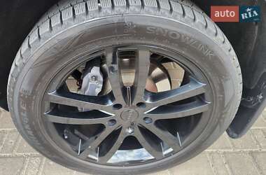 Позашляховик / Кросовер Audi Q7 2011 в 
