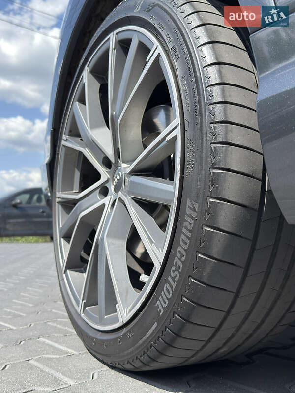 Внедорожник / Кроссовер Audi Q7 2015 в Черновцах