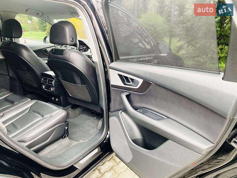 Внедорожник / Кроссовер Audi Q7 2017 в Богородчанах