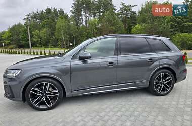 Внедорожник / Кроссовер Audi Q7 2021 в 