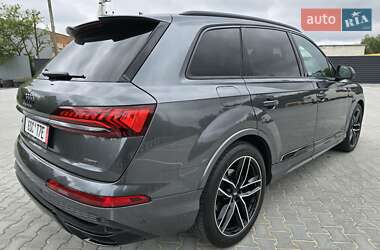 Внедорожник / Кроссовер Audi Q7 2021 в 