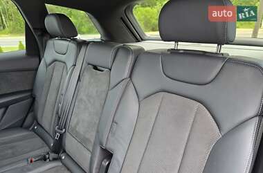 Внедорожник / Кроссовер Audi Q7 2021 в 