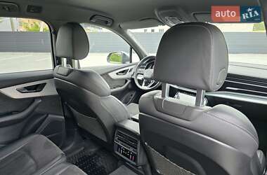 Внедорожник / Кроссовер Audi Q7 2021 в 