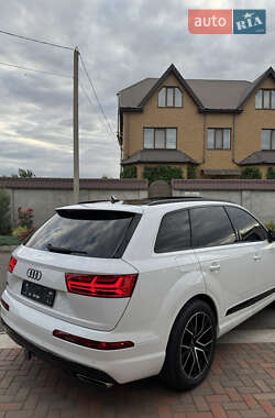 Внедорожник / Кроссовер Audi Q7 2018 в 