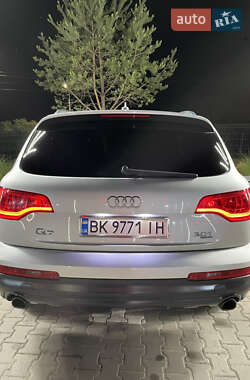 Позашляховик / Кросовер Audi Q7 2014 в 
