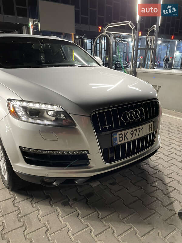 Внедорожник / Кроссовер Audi Q7 2014 в Ровно