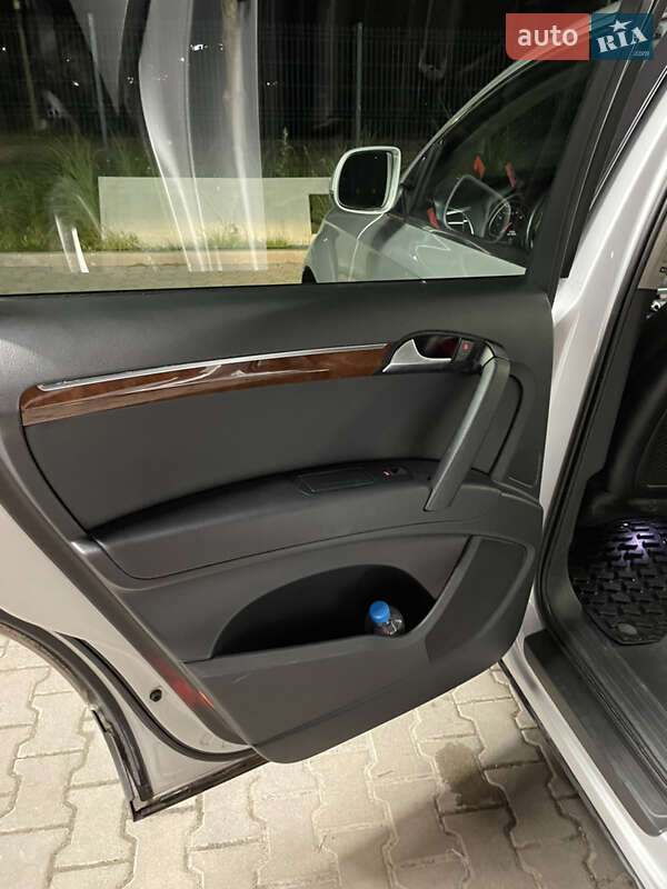 Внедорожник / Кроссовер Audi Q7 2014 в Ровно