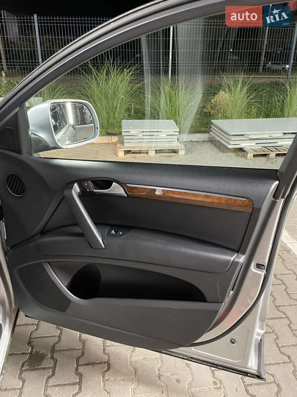 Внедорожник / Кроссовер Audi Q7 2014 в Ровно