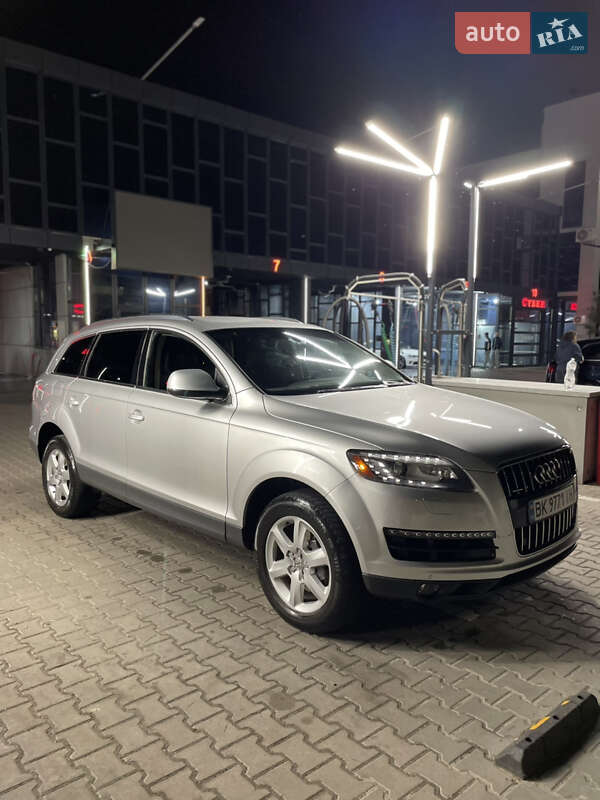 Внедорожник / Кроссовер Audi Q7 2014 в Ровно