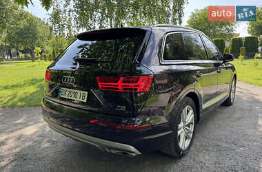 Внедорожник / Кроссовер Audi Q7 2015 в 