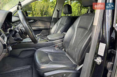 Внедорожник / Кроссовер Audi Q7 2015 в 