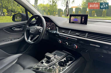 Внедорожник / Кроссовер Audi Q7 2015 в 