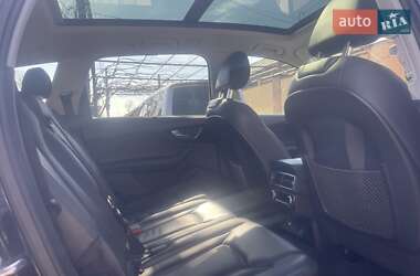 Позашляховик / Кросовер Audi Q7 2015 в 