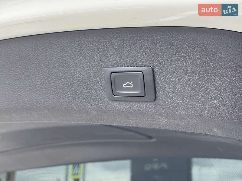 Внедорожник / Кроссовер Audi Q7 2013 в Полтаве