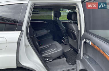 Позашляховик / Кросовер Audi Q7 2013 в 