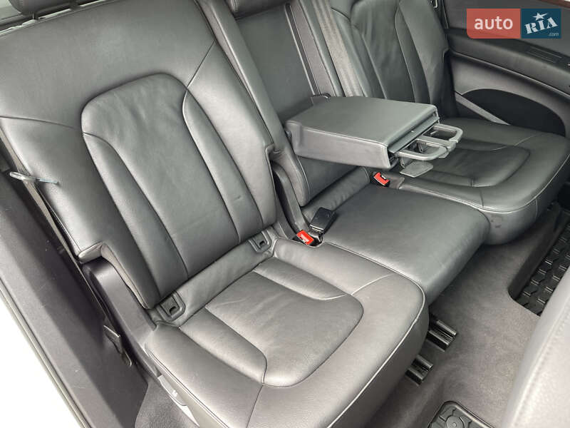 Внедорожник / Кроссовер Audi Q7 2013 в Полтаве