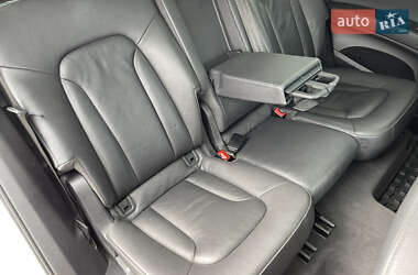 Позашляховик / Кросовер Audi Q7 2013 в 