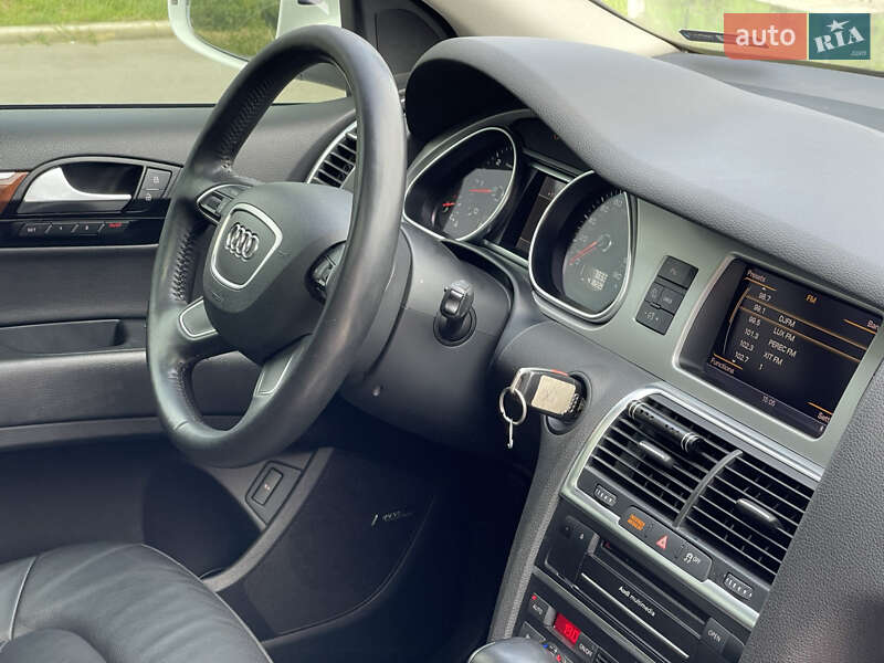 Внедорожник / Кроссовер Audi Q7 2013 в Полтаве