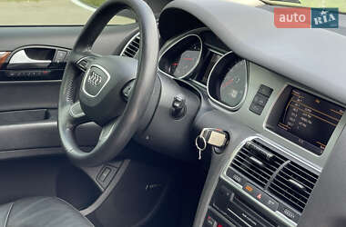 Позашляховик / Кросовер Audi Q7 2013 в 