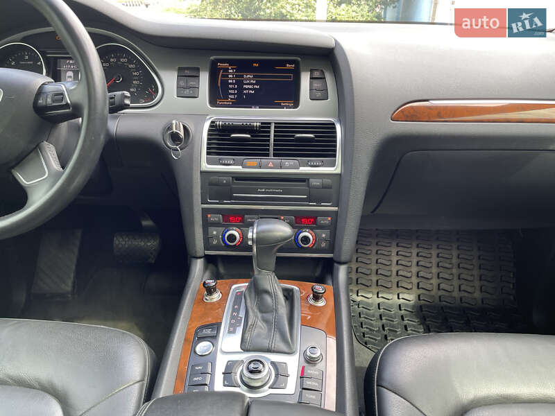 Внедорожник / Кроссовер Audi Q7 2013 в Полтаве