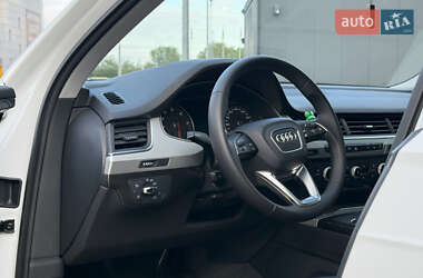 Внедорожник / Кроссовер Audi Q7 2016 в 