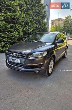 Внедорожник / Кроссовер Audi Q7 2007 в Ровно