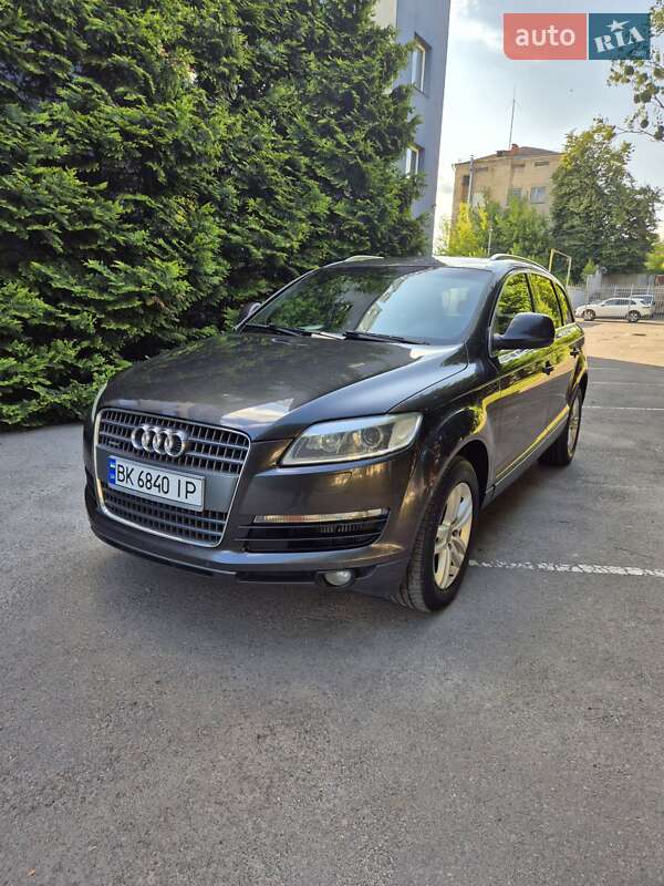 Внедорожник / Кроссовер Audi Q7 2007 в Ровно