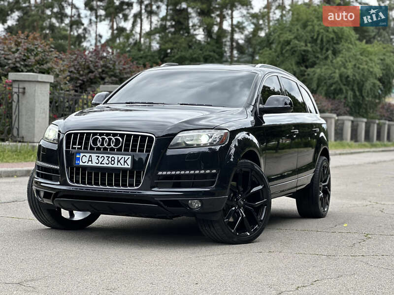 Позашляховик / Кросовер Audi Q7 2012 в 