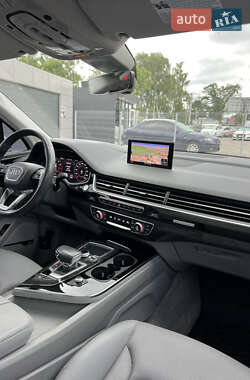 Внедорожник / Кроссовер Audi Q7 2019 в 