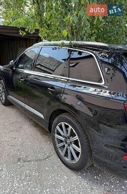 Внедорожник / Кроссовер Audi Q7 2017 в 