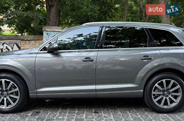 Внедорожник / Кроссовер Audi Q7 2016 в 