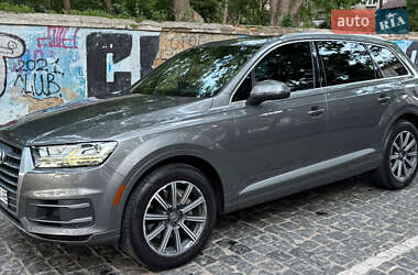 Внедорожник / Кроссовер Audi Q7 2016 в 