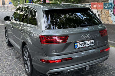 Внедорожник / Кроссовер Audi Q7 2016 в 
