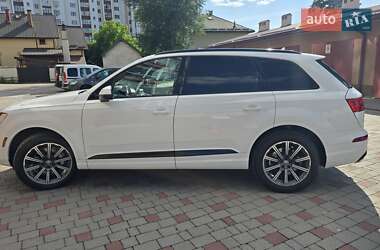 Внедорожник / Кроссовер Audi Q7 2016 в 
