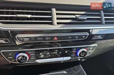 Внедорожник / Кроссовер Audi Q7 2016 в 