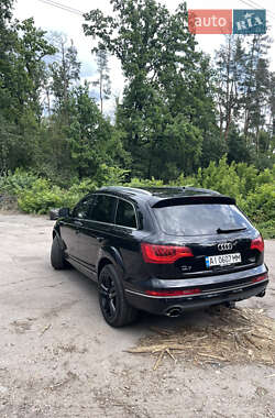 Позашляховик / Кросовер Audi Q7 2013 в 