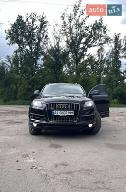 Позашляховик / Кросовер Audi Q7 2013 в 