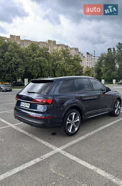 Внедорожник / Кроссовер Audi Q7 2023 в 