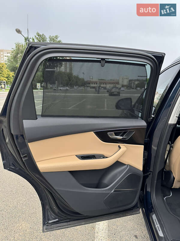 Позашляховик / Кросовер Audi Q7 2023 в Києві