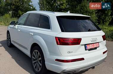 Внедорожник / Кроссовер Audi Q7 2016 в 