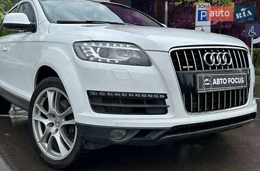 Позашляховик / Кросовер Audi Q7 2013 в 