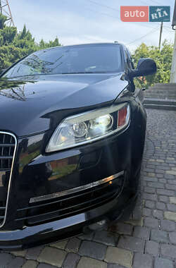 Позашляховик / Кросовер Audi Q7 2006 в 