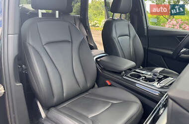 Внедорожник / Кроссовер Audi Q7 2020 в 